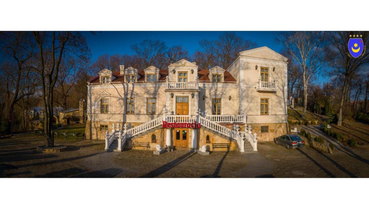 Ostrowiec Świętokrzyski Palac Tarnowskich מראה חיצוני תמונה